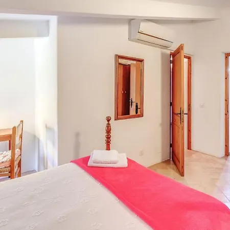 Dom wakacyjny La Font - Trias